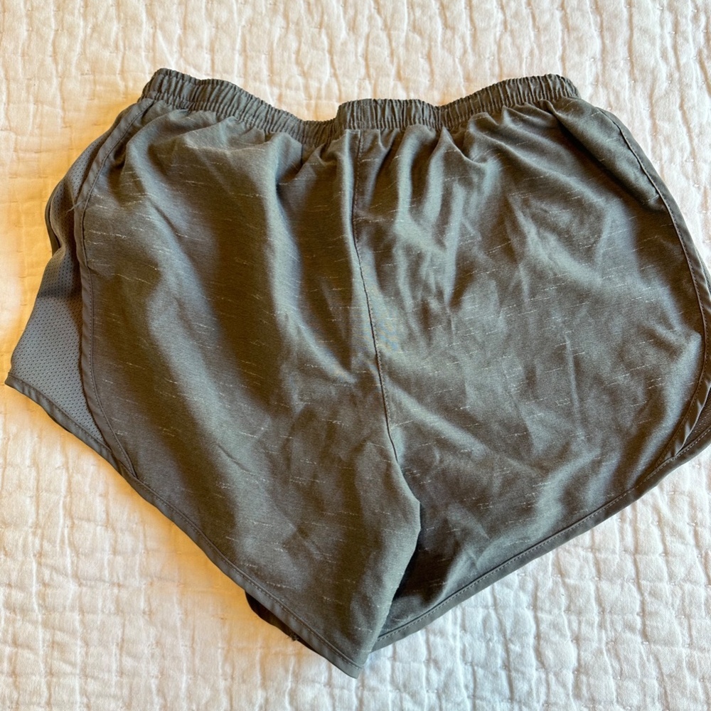 Nike Girls' Athletic Shorts - Gray - Size Large - Picture 2 of 3